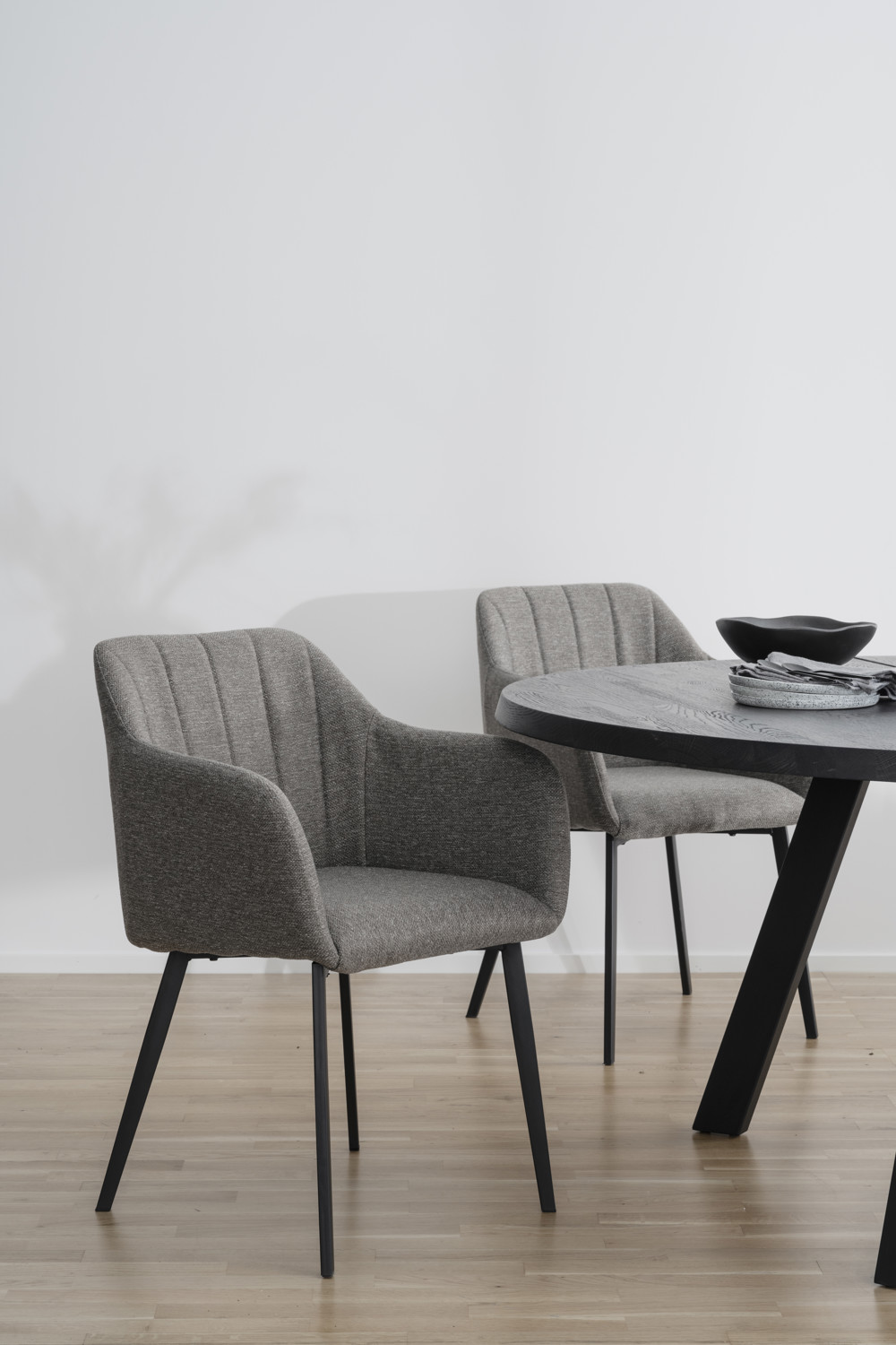 Bolton karmstol grå