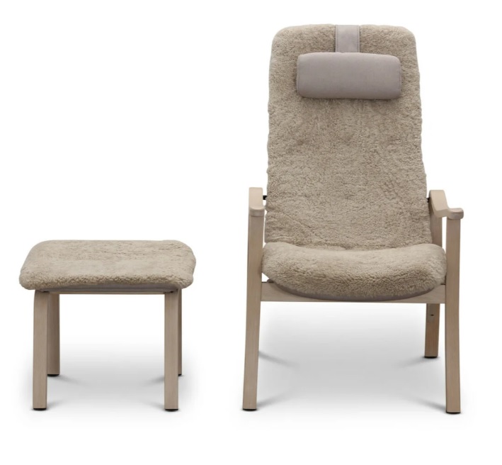 Gotland fåtölj & pall fårskinn Moonlight, vitpigmenterade ekben