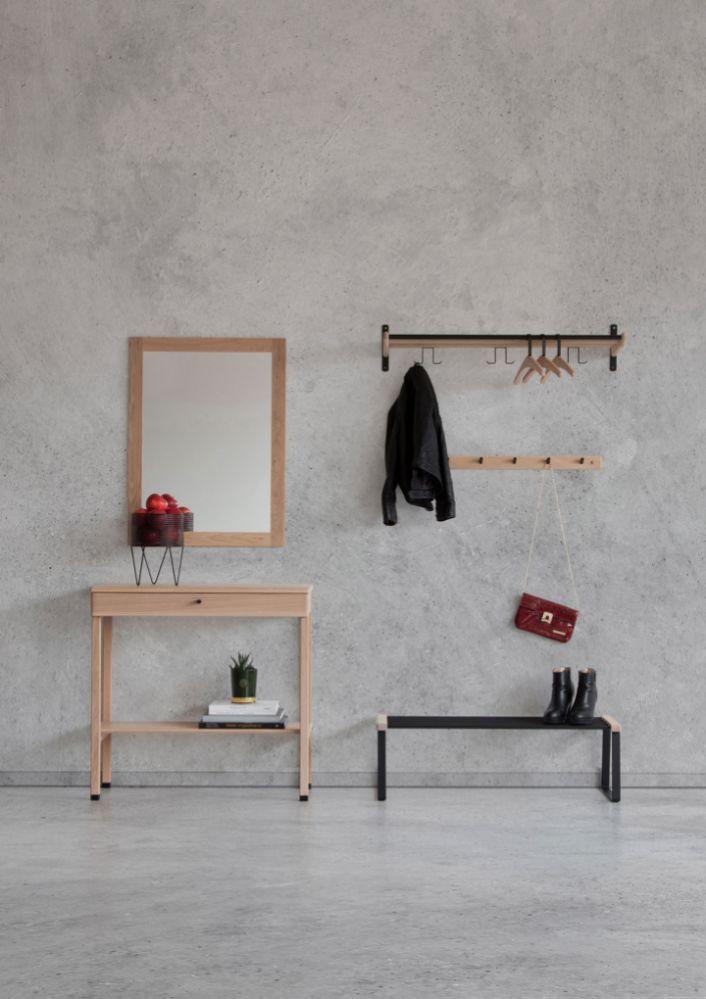 Cora Sideboard, Lackad Ek / Mattsvart stål
