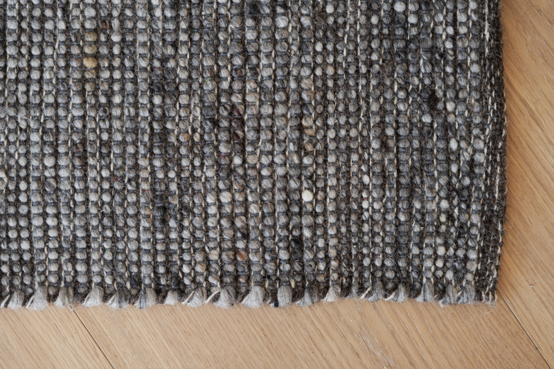 Donegal Matta, Mörkgrå, 340×240 cm