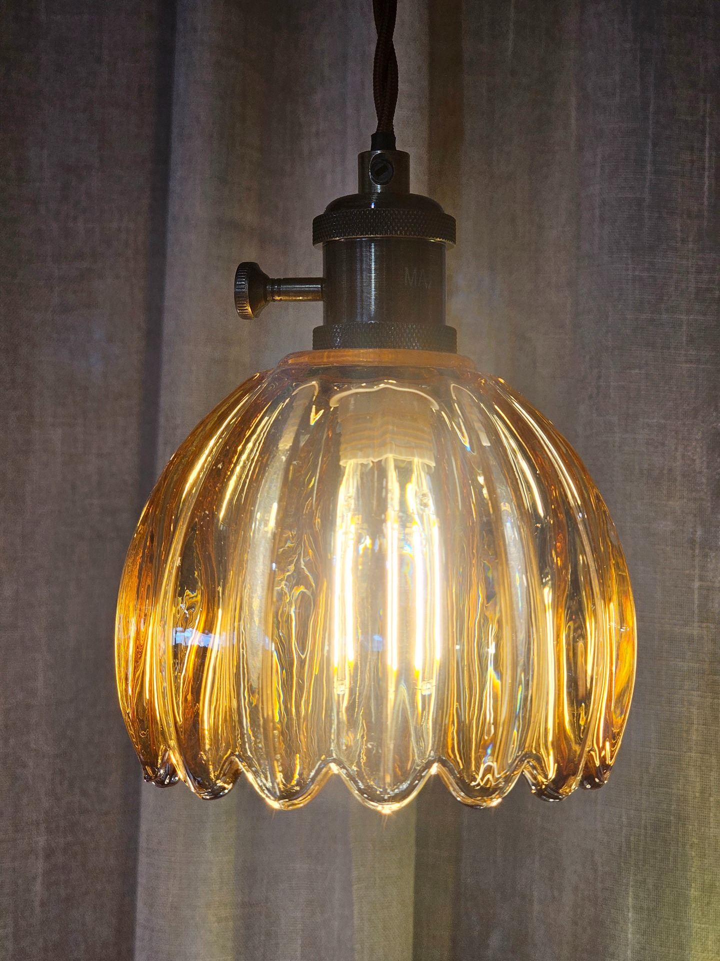 Nora fönsterlampa amber