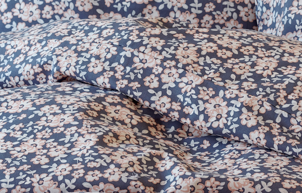 Bäddset blomstertid marinblå