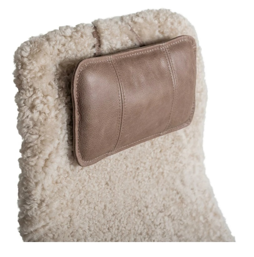 Chic trä fåtölj & pall fårskinn moonlight, rökt ek