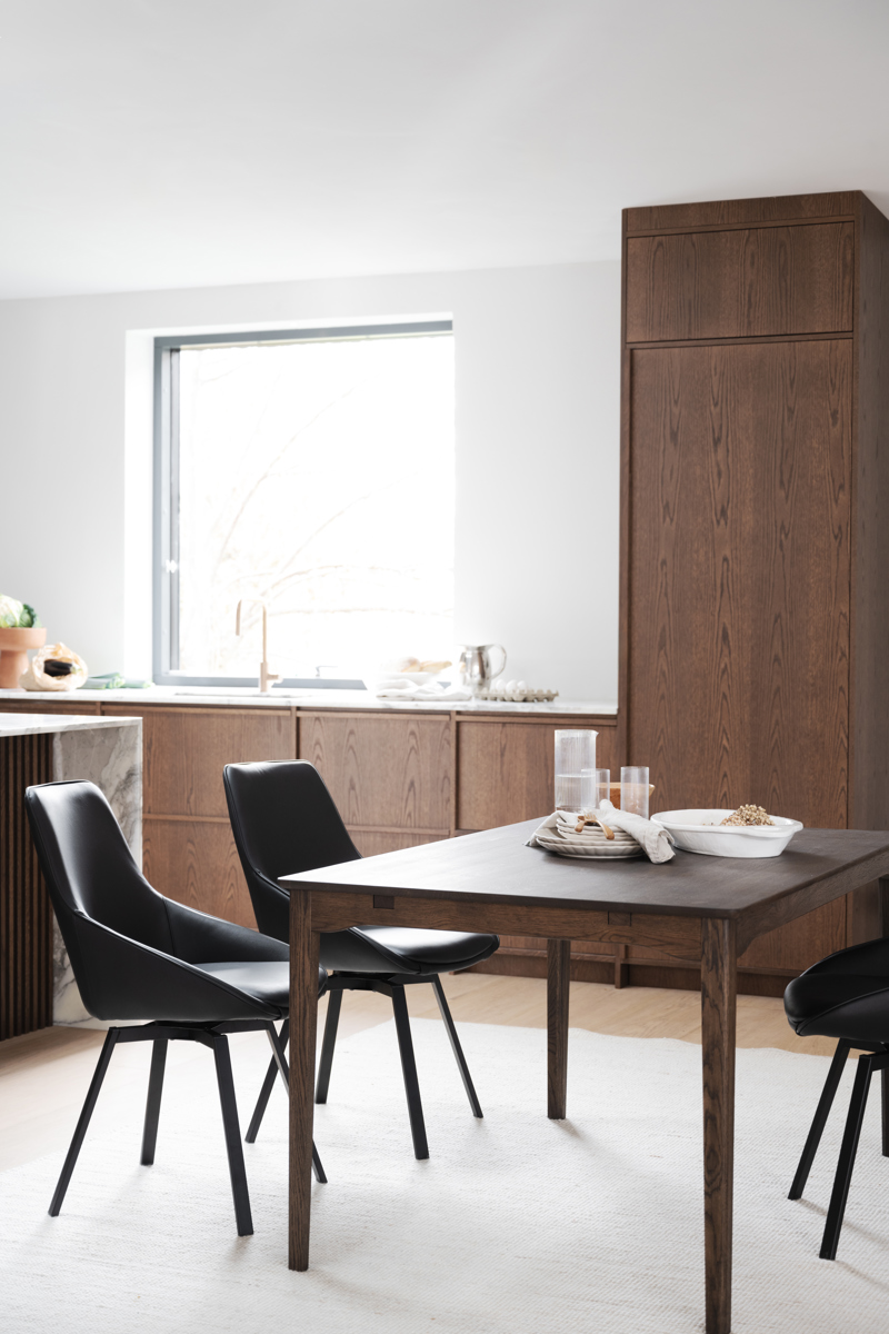 Alison Stol, Snurrfunktion, Svart