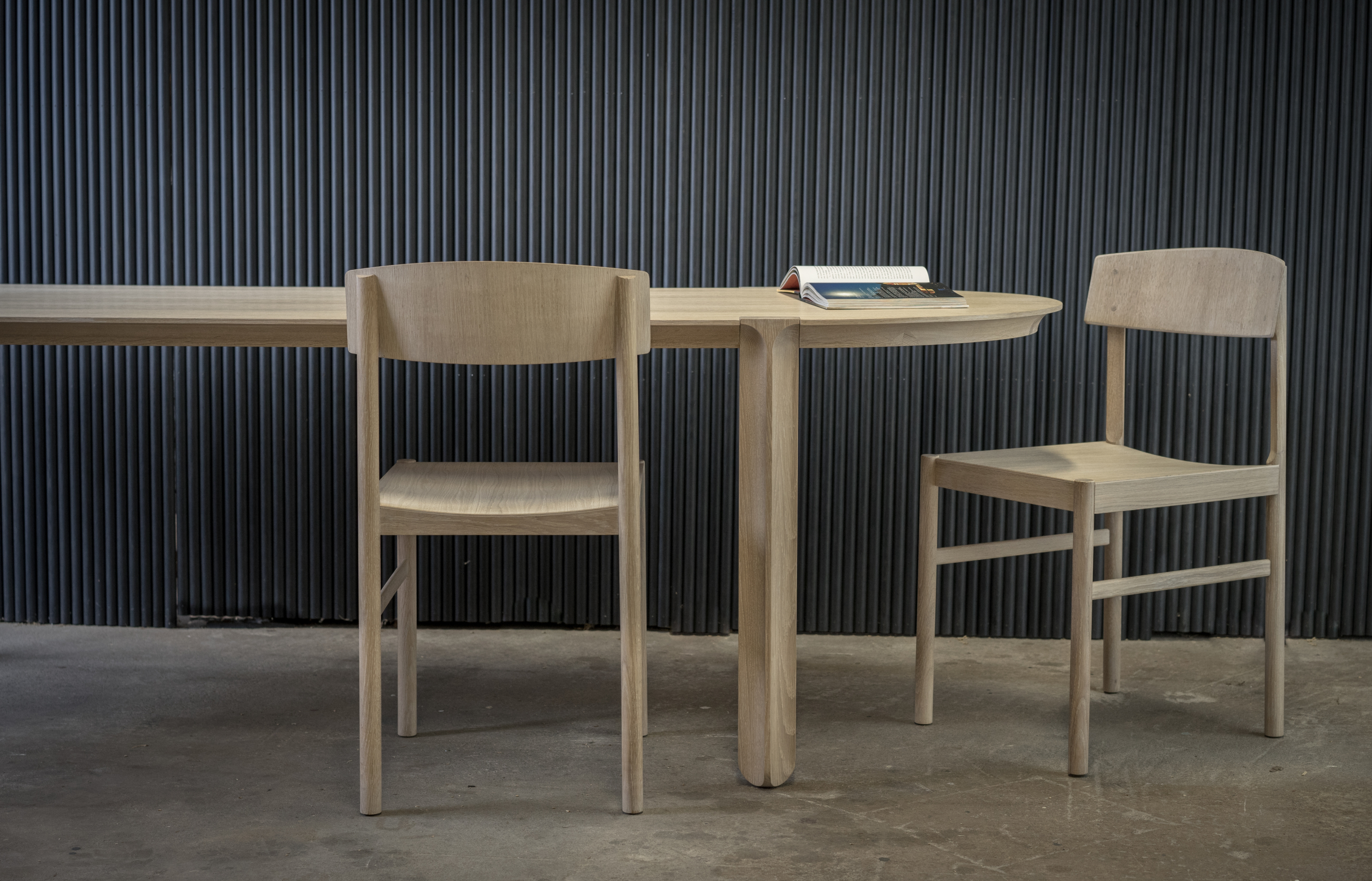 Amor Ovalt Matbord, Vit Vaxolja