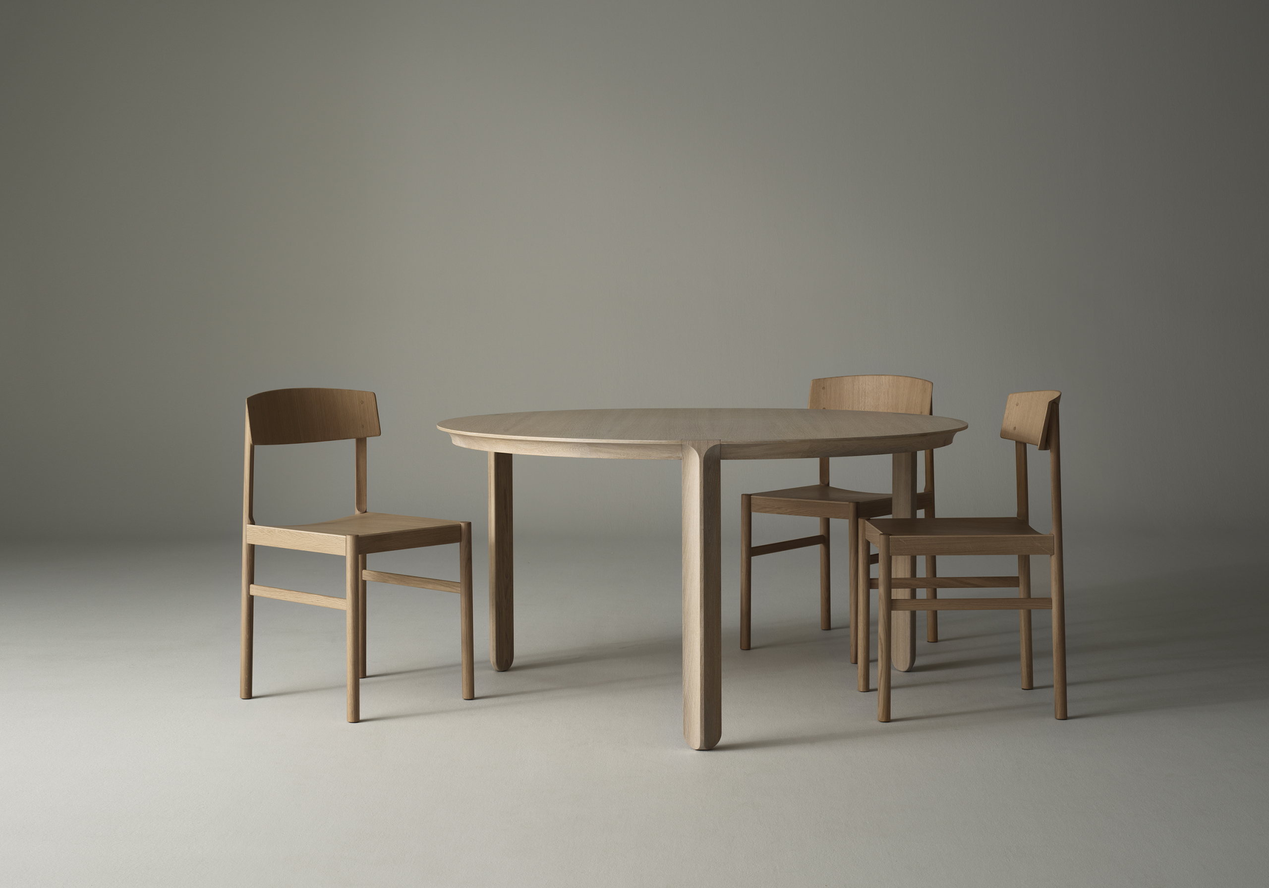 Amor Runt Matbord, Vit Vaxolja